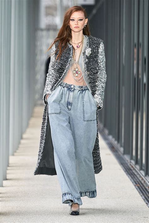 chanel no 9 jeans|Chanel look 9 2022.